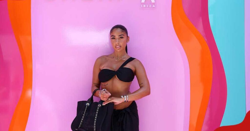 Mya Mills Parents and Family Background